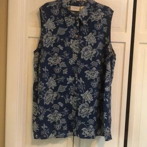 Liz Claiborne sleeveless shirt 100% silk.